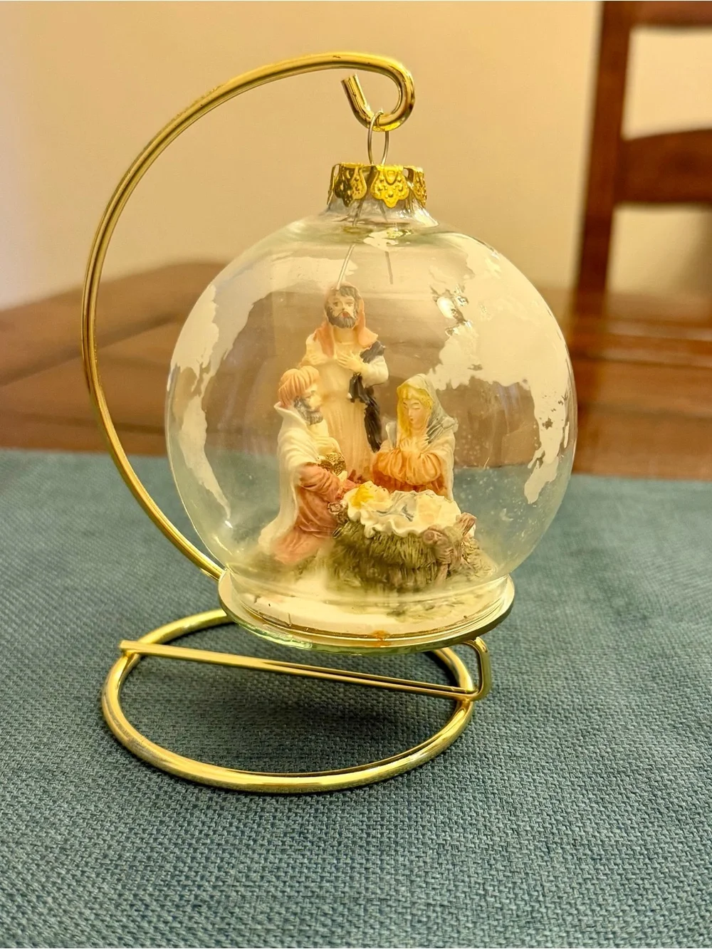 House of Lloyd 1993 Vintage Around the World Nativity Ornament with Gold Stand